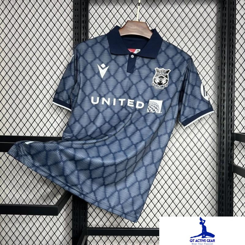 6395f57bce3339a6.jpg